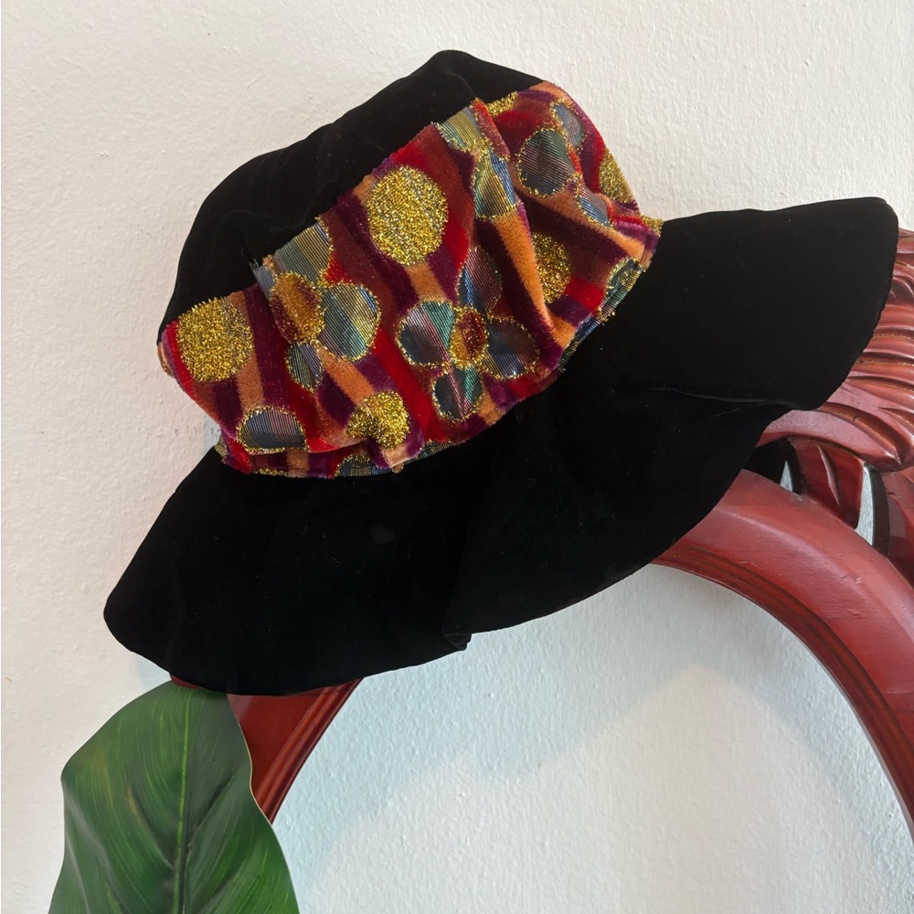 Vintage Spindrift London Black Velvet Bucket Hat with Multicolor Patterned Band